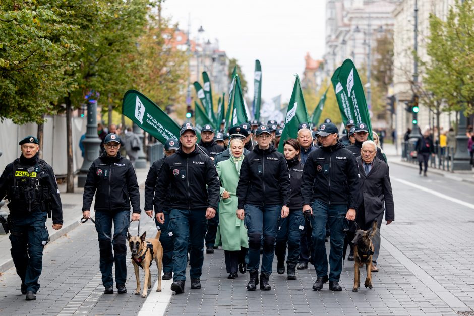 G. Nausėda: pareigūnų atlyginimai turi didėti sparčiau negu infliacija