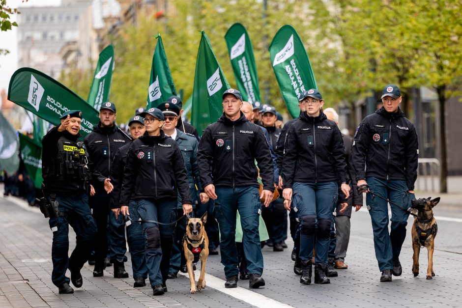 G. Nausėda: pareigūnų atlyginimai turi didėti sparčiau negu infliacija