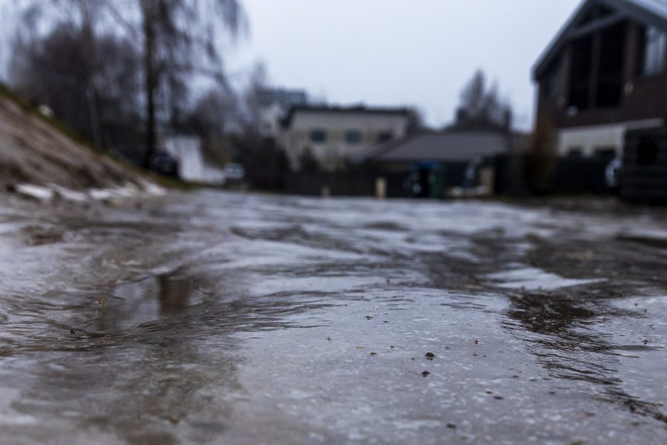 Ligoninėse – dėl plikledžio traumas patyrusių žmonių antplūdis: ribojamos planinės operacijos