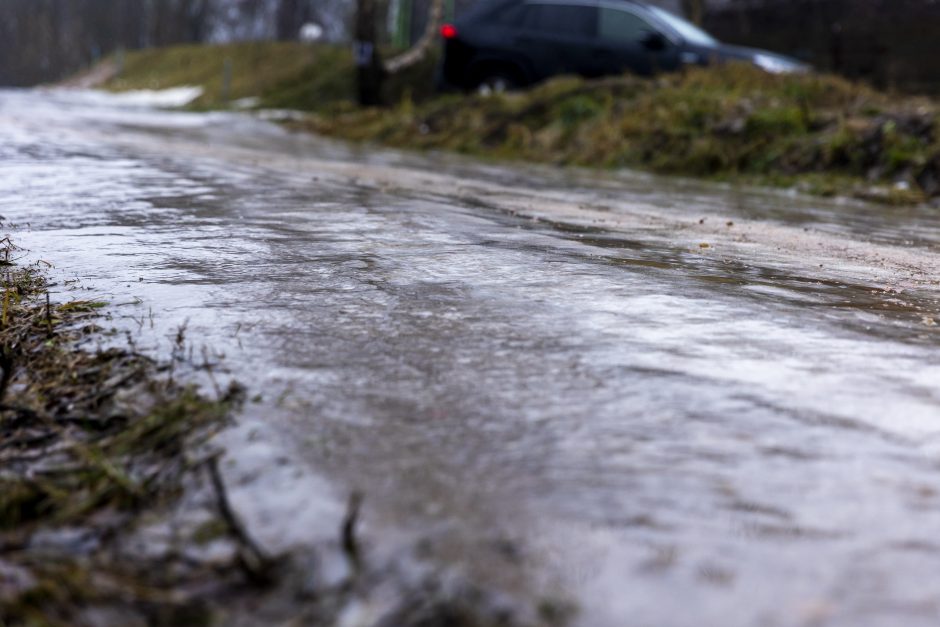 Ligoninėse – dėl plikledžio traumas patyrusių žmonių antplūdis: ribojamos planinės operacijos