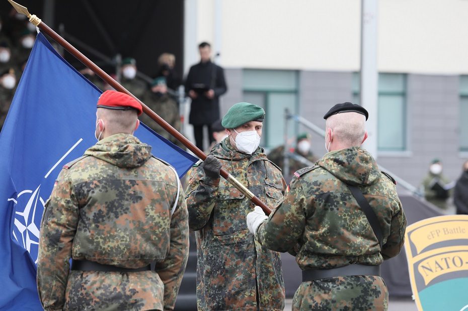 Dar labiau didėsiančio biudžeto deficito nesureikšmintų: krašto gynyba yra svarbiausia