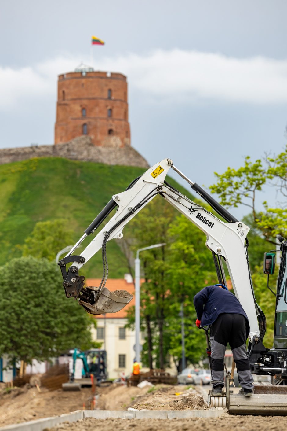 Sostinėje atnaujinta Neries krantinės atkarpa nuo Šilo tilto iki brolių Vileišių skvero