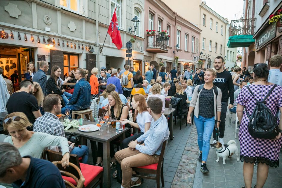 Vilniaus savivaldybė grąžins mokestį už lauko kavinių ir prekyviečių leidimus