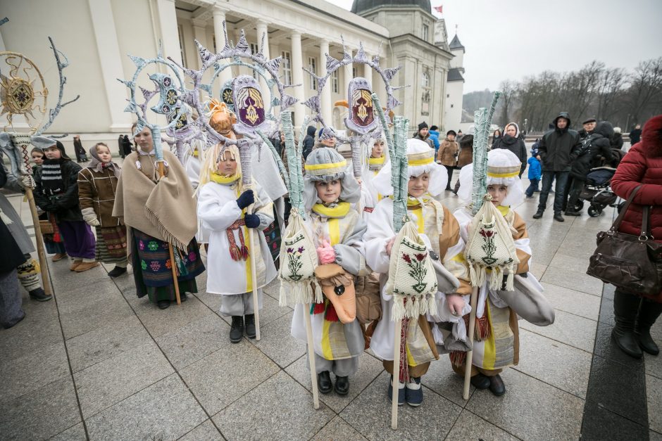 Puošnioji eglė į sostinę atviliojo net šešis Kalėdų Senelius 