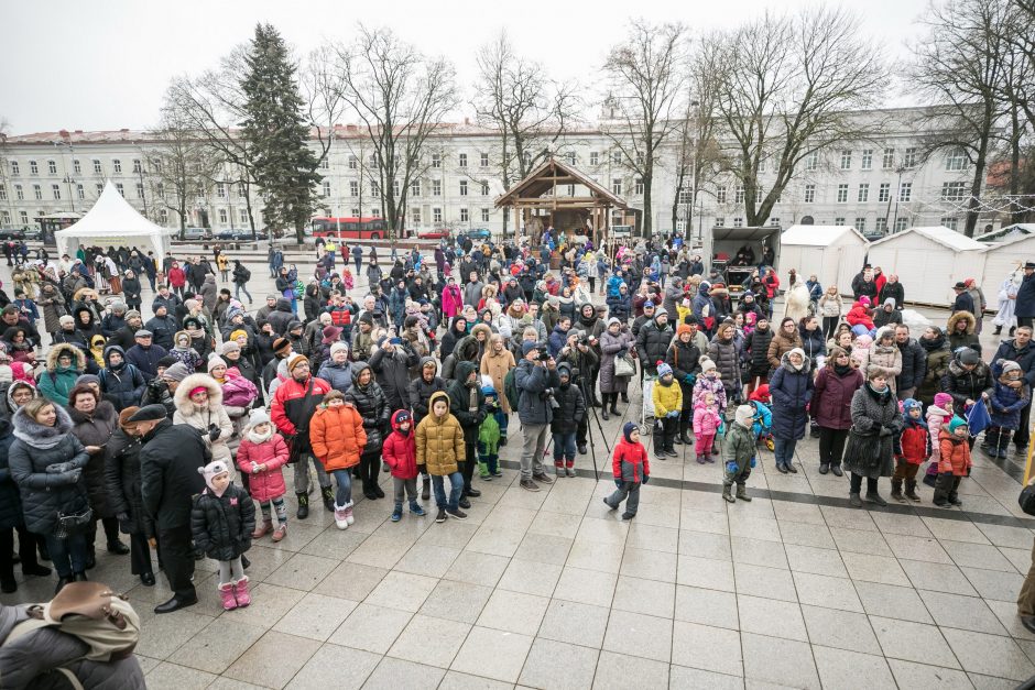 Puošnioji eglė į sostinę atviliojo net šešis Kalėdų Senelius 