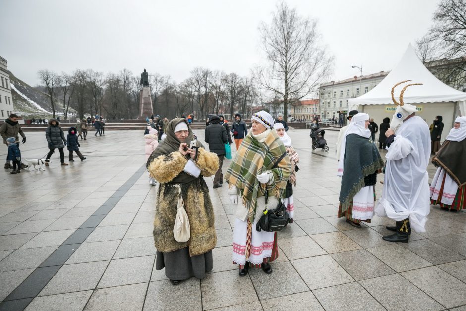 Puošnioji eglė į sostinę atviliojo net šešis Kalėdų Senelius 