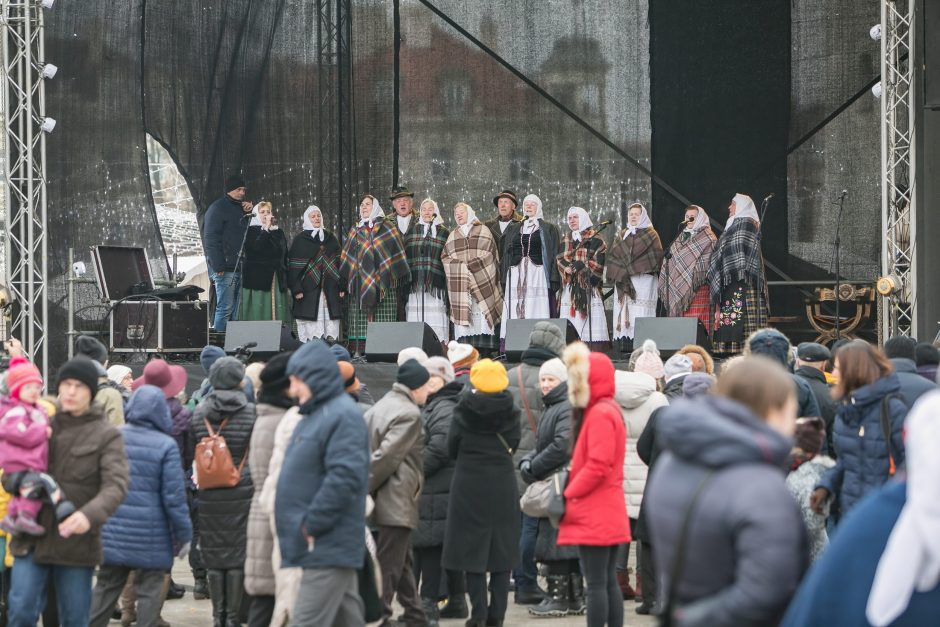 Puošnioji eglė į sostinę atviliojo net šešis Kalėdų Senelius 