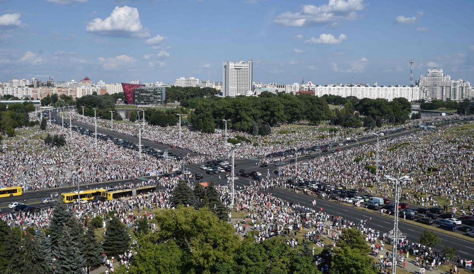 S. Cichanouskajos štabas ragina Baltarusijoje pradėti visuotinį streiką