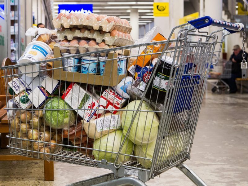 Pramonininkai dėl PVM tarifo: būtų galima sumažinti bent maisto produktams