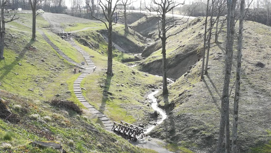 Gargždų piliakalniui skirti 300 tūkst. eurų tarsi perniek: po tvarkybos – griūtis?