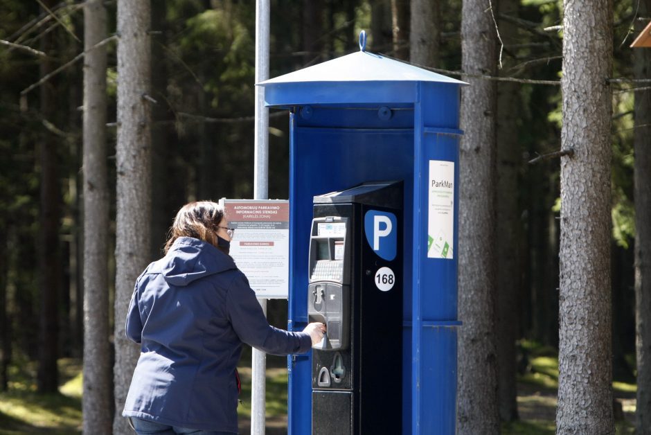 Už automobilių stovėjimą pajūrio aikštelėse teks mokėti kur kas daugiau