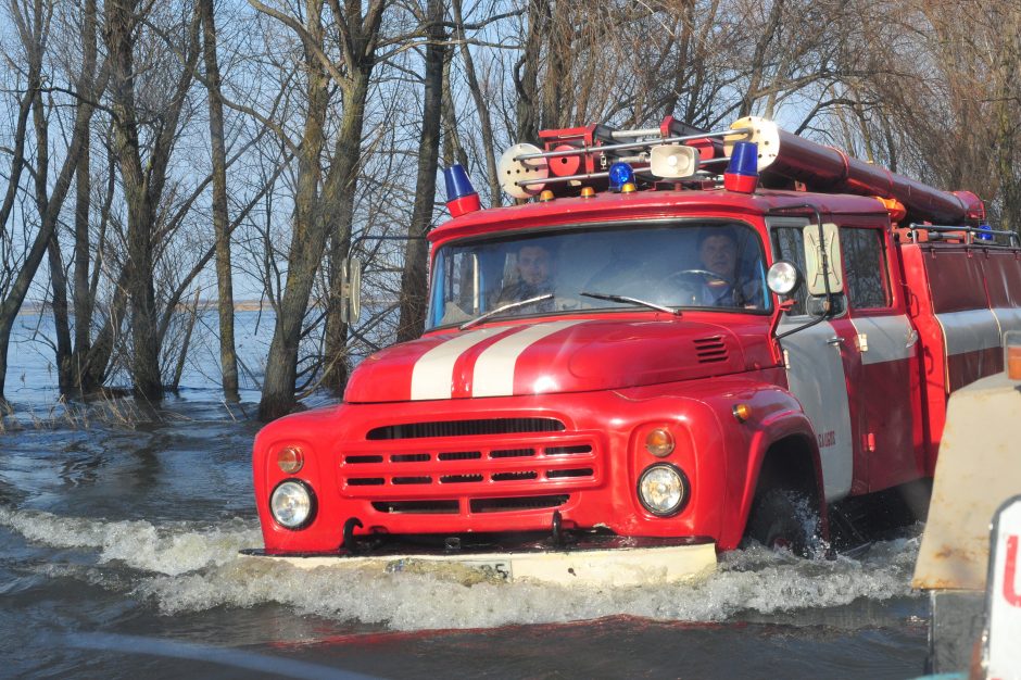 Dalis Šilutės rajono kelių – apsemti, draudžiamas eismas 