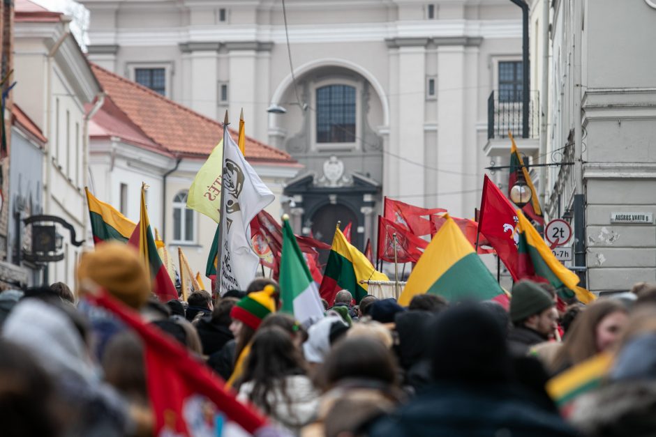 Vasario 16-ąją žmonės džiaugiasi galėdami švęsti laisvę ir reiškia solidarumą su Ukraina