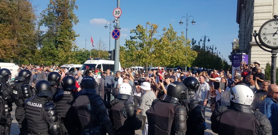 Per neramumus Vilniuje sulaikytų asmenų skaičius išaugo iki 22 