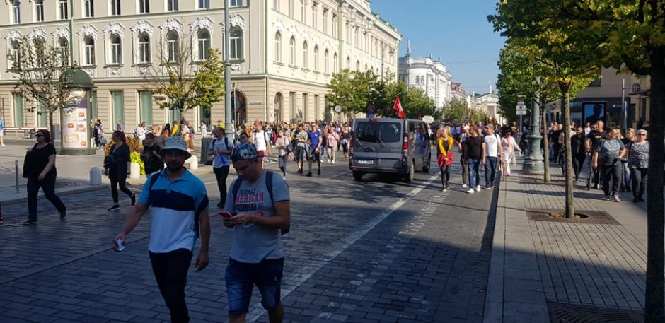 Per neramumus Vilniuje sulaikytų asmenų skaičius išaugo iki 22 