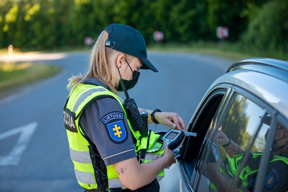 Savaitė Klaipėdos apskrities keliuose: pareigūnams įkliuvo girti ir beteisiai vairuotojai