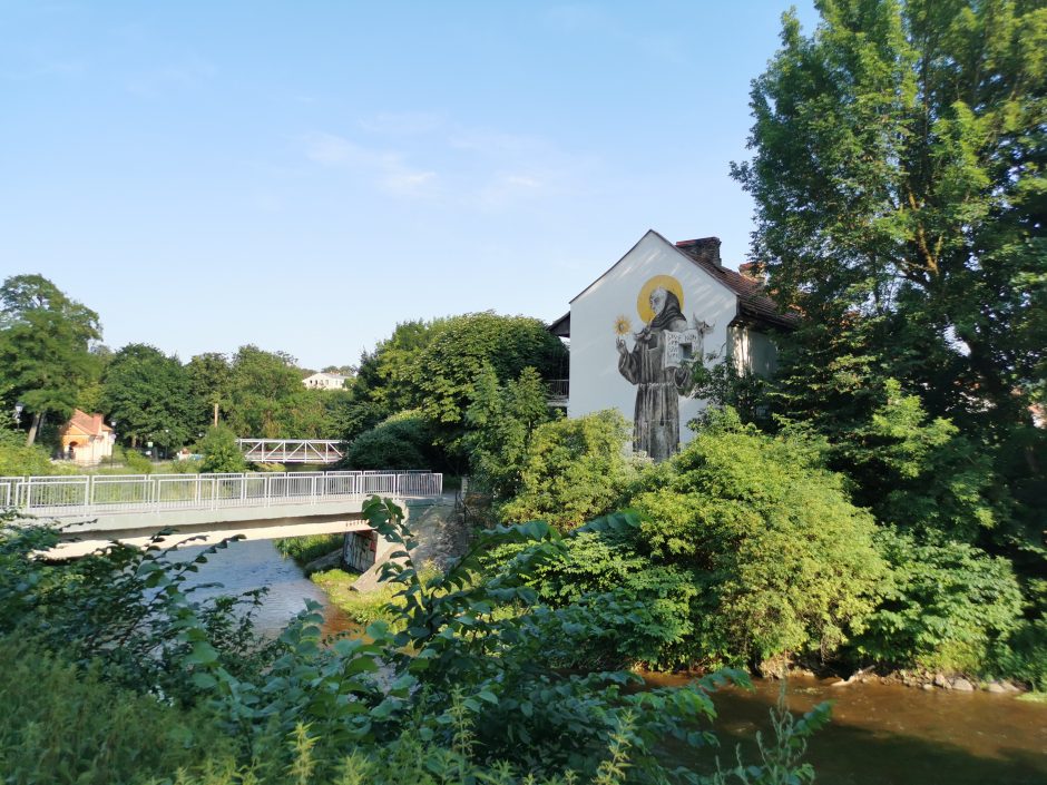 Buvusio moterų vienuolyno sieną papuošė ugnies neofreska