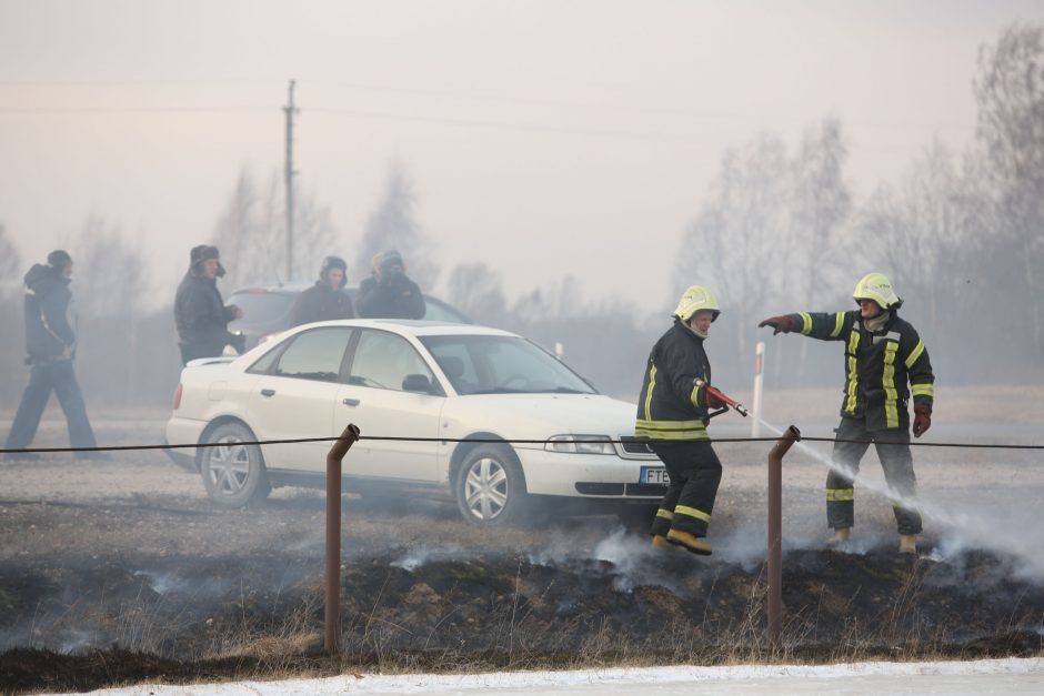 Sartai: minios žmonių, azartiškos lenktynės ir netikėtas gaisras