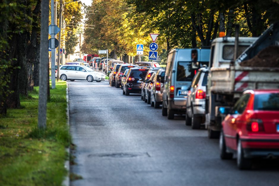 Dėl uždarytos A. Baranausko gatvės – spūstys