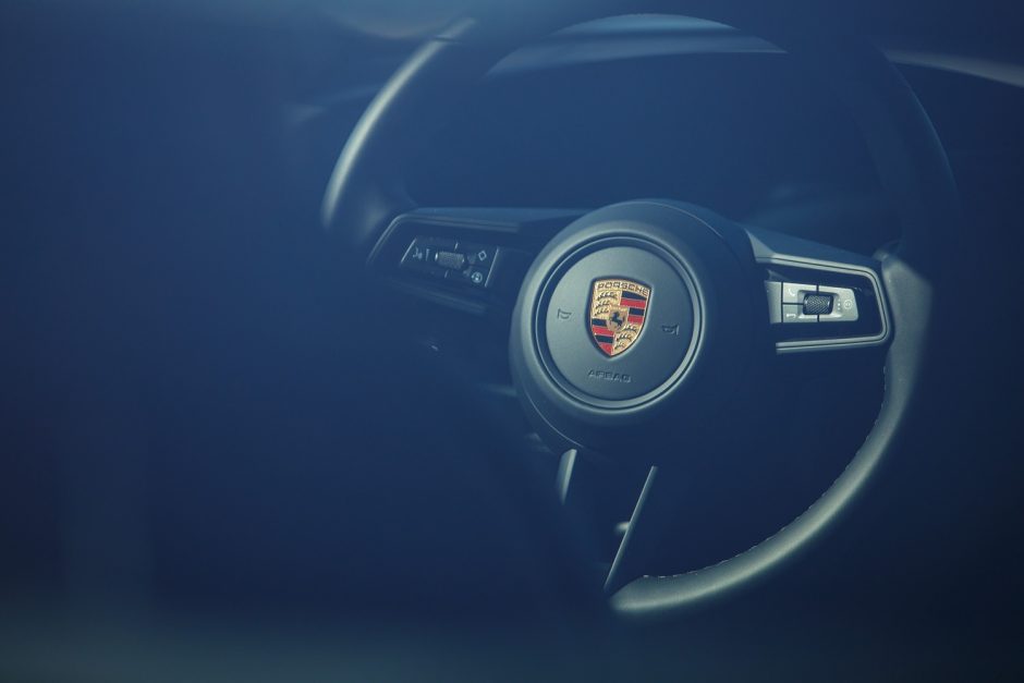 Kauno verslininkai teisiami dėl kreditinio sukčiavimo: gavo subsidiją jau turimam „Porsche“