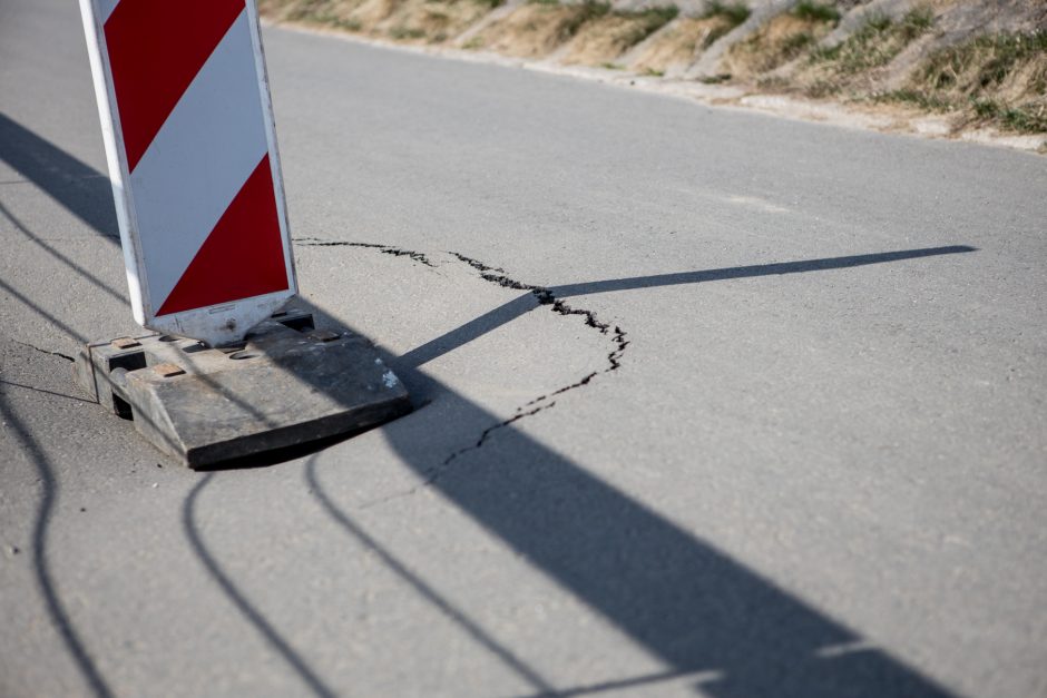 Neseniai suremontuotą Nemuno krantinę vėl reikia tvarkyti – šįkart dėl įgriuvos