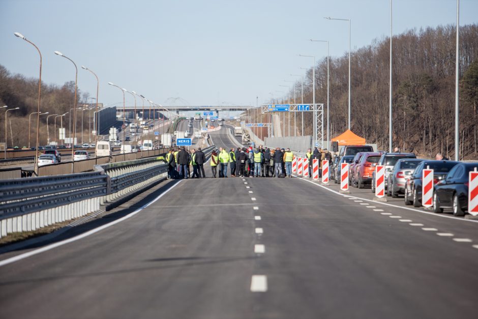 Pagaliau: Kaune atidarytas naujasis tiltas per Nerį