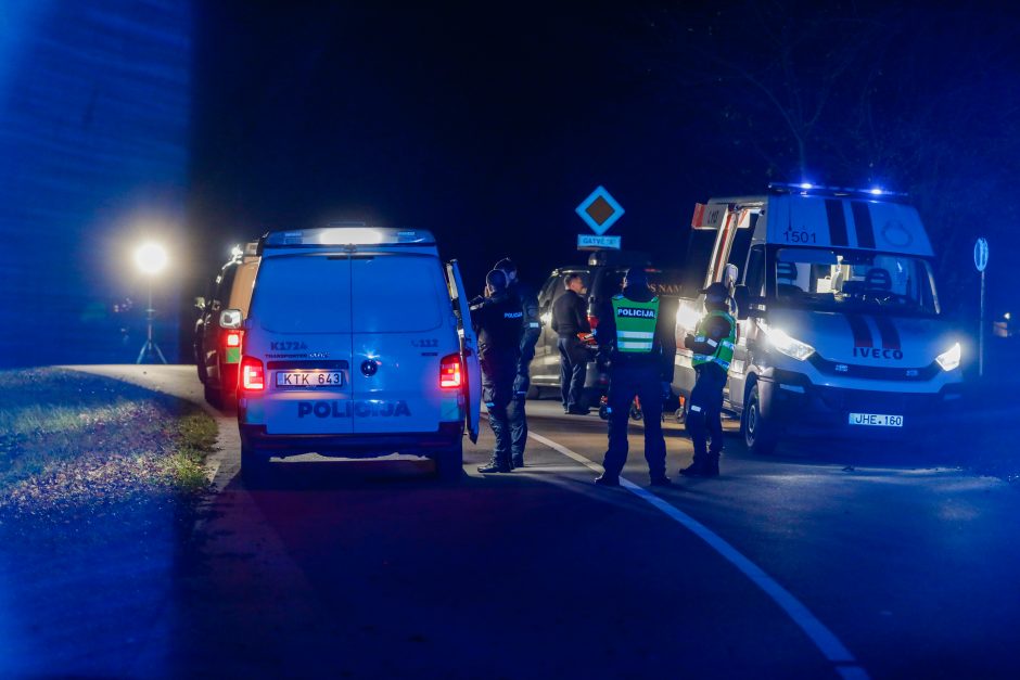 Žmogžudystė Kaune: įtariamo šaulio automobilyje – keisti radiniai