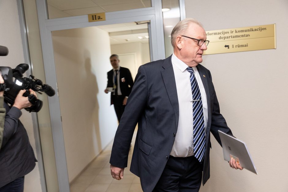 S. Skvernelis apie skirtingas Seimo vadovės ir prokurorės versijas: aplanko svetima gėda