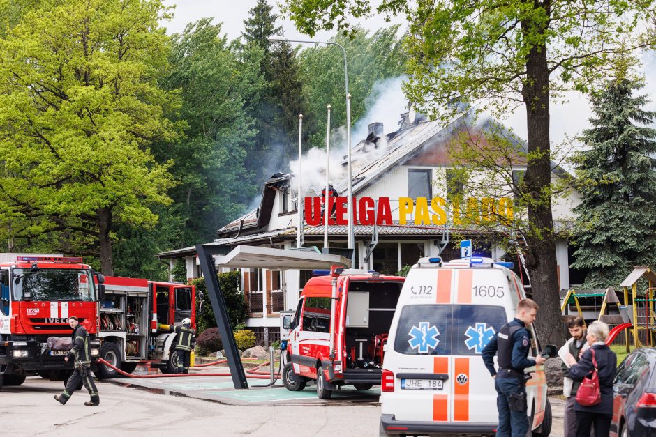 Gaisras „Pas Lado“ pakvipo kriminalu: ką ten veikė 80 proc. kūno apdegęs rusas, aiškinasi policija