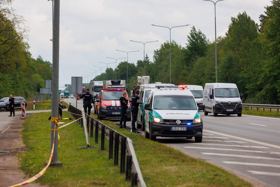 Gaisras „Pas Lado“ pakvipo kriminalu: ką ten veikė 80 proc. kūno apdegęs rusas, aiškinasi policija