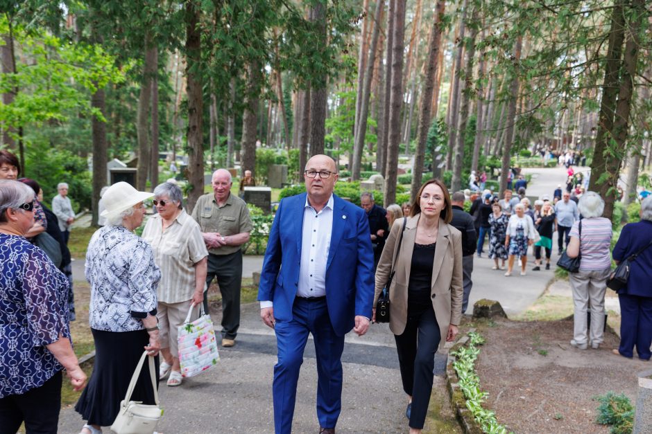 Kaune amžinojo poilsio atgulė A. Adamkienė: ji dovana nuo Dievo mums