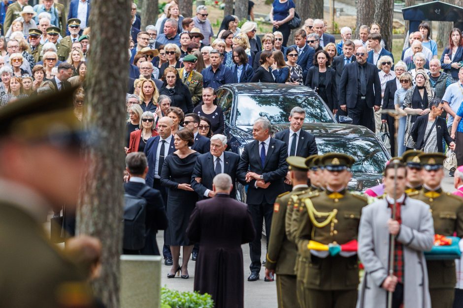 Kaune amžinojo poilsio atgulė A. Adamkienė: ji dovana nuo Dievo mums