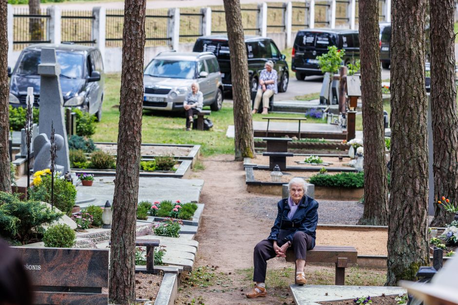 Kaune amžinojo poilsio atgulė A. Adamkienė: ji dovana nuo Dievo mums