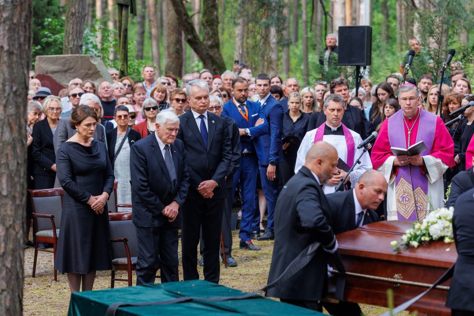 Kaune amžinojo poilsio atgulė A. Adamkienė: ji dovana nuo Dievo mums