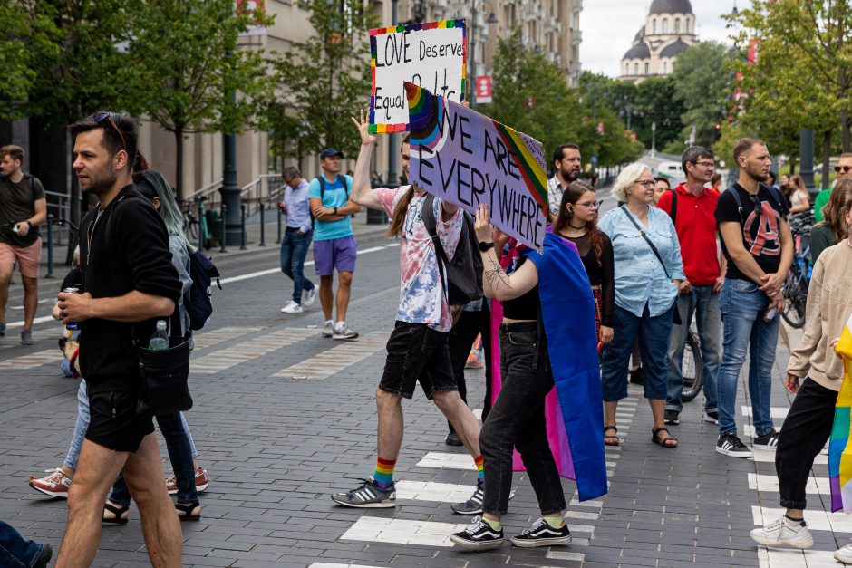 „Vilnius Pride 2023“: į minią vos neįsirėžė automobilis