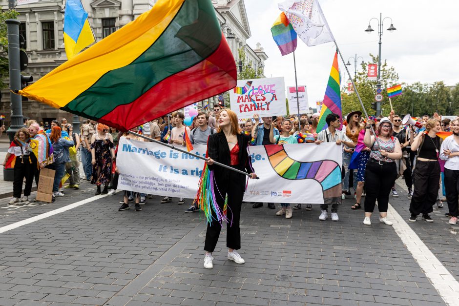 „Vilnius Pride 2023“: į minią vos neįsirėžė automobilis