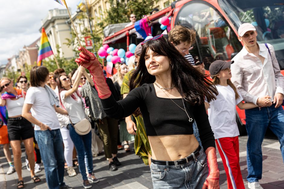 „Vilnius Pride 2023“: į minią vos neįsirėžė automobilis