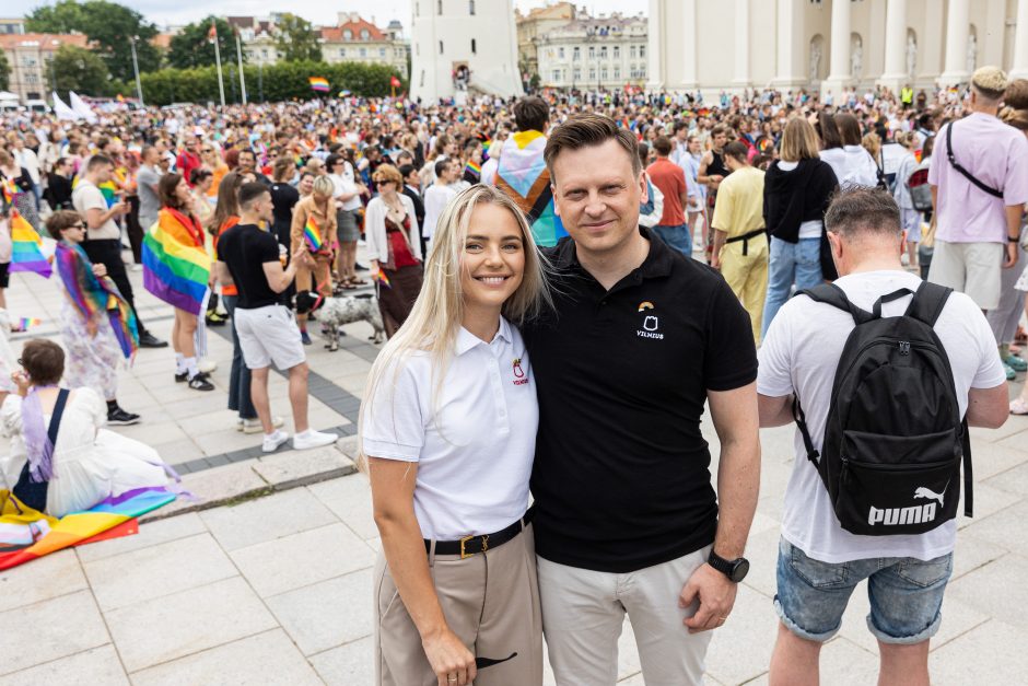 „Vilnius Pride 2023“: į minią vos neįsirėžė automobilis