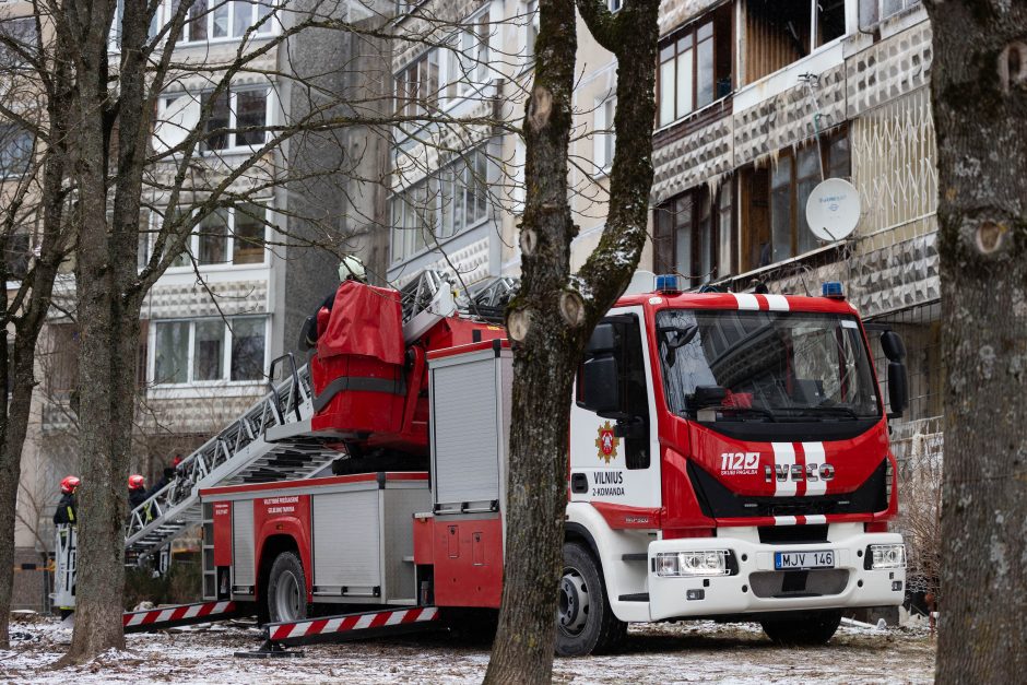 Kodėl ugniagesiai net nebandė gelbėti gaisro griuvėsiuose įstrigusio berniuko?