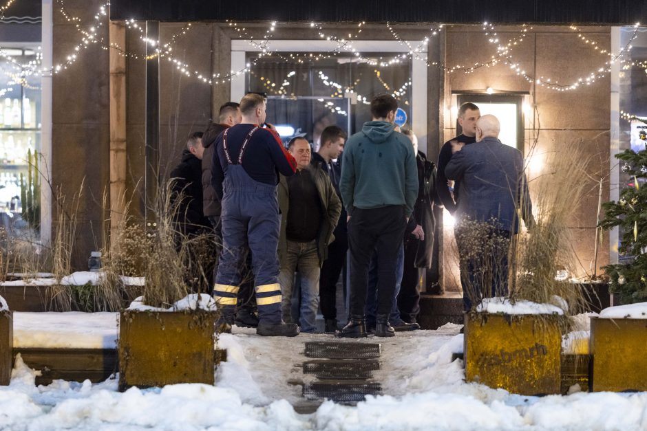 Traktoriais Vilnių užkimšę žemdirbiai tęsia protestą – rinksis prie Vyriausybės