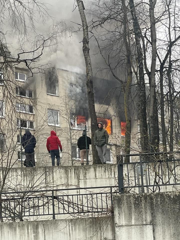 Siaubingas gaisras Vilniaus daugiabutyje pareikalavo aukų