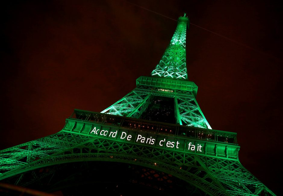Eifelio bokšto laiptai parduoti už daugiau nei pusę milijono eurų