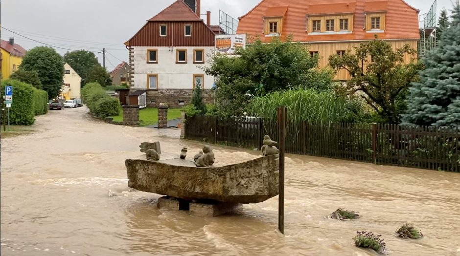 A. Merkel aplankė nuniokotą Vokietijos regioną