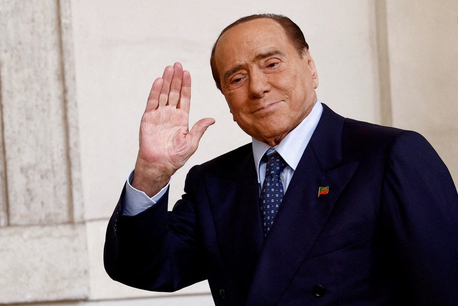 Žiniasklaida: S. Berlusconi paliko intensyviosios terapijos skyrių, bet liks ligoninėje