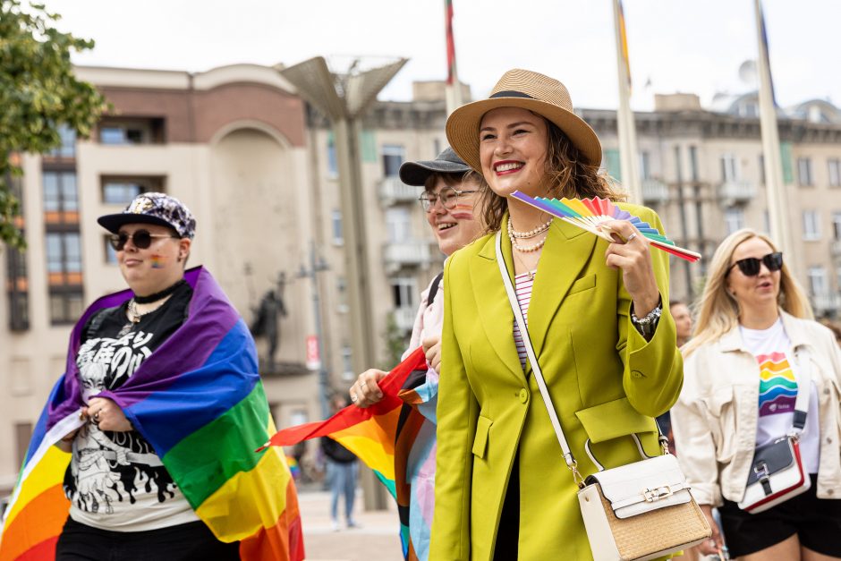 „Vilnius Pride 2023“: į minią vos neįsirėžė automobilis