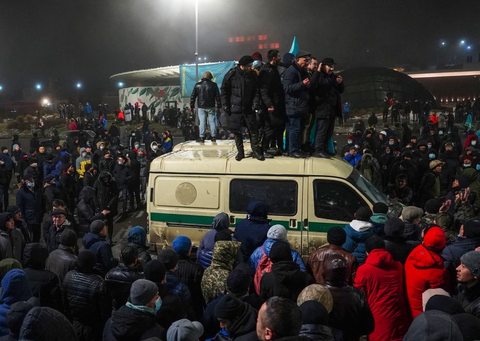 Kazachstano policija: naktį „likviduoti dešimtys“ protestuotojų