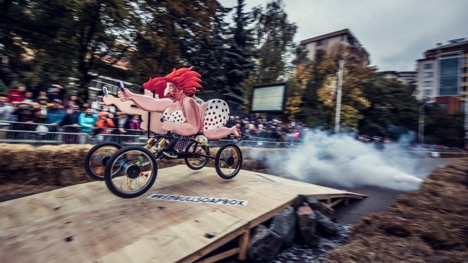 „Red Bull muilinių lenktynės“ koreguos vairuotojų planus: kur uždaromas eismas?