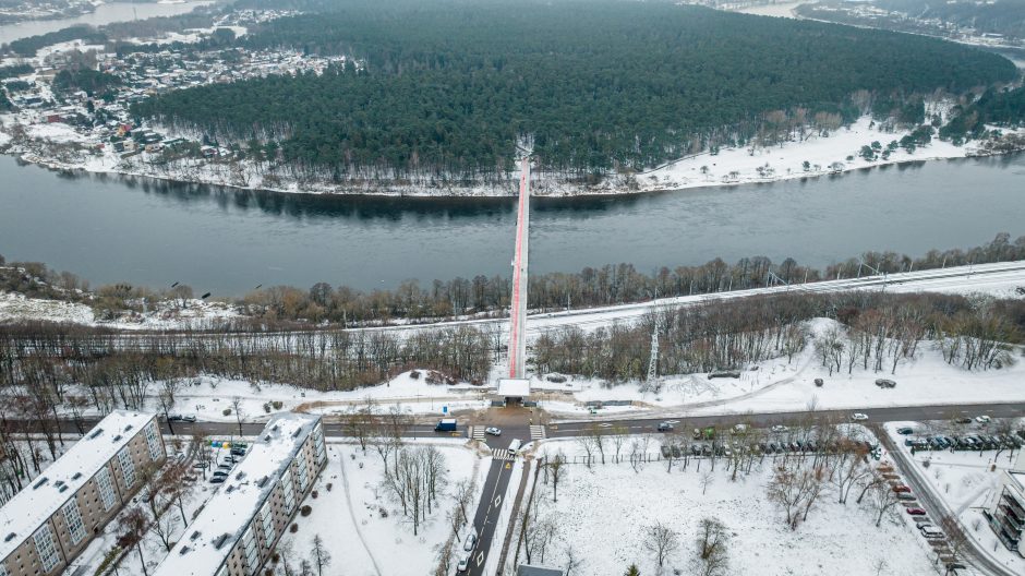 Kauniečius pasitinka sutvarkytas Trijų mergelių tiltas į Panemunės šilą