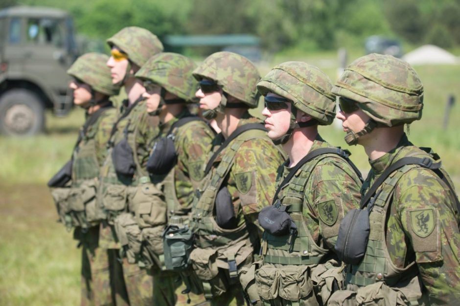 Į atsargą išleistiems kariams – daugiau galimybių įsidarbinti