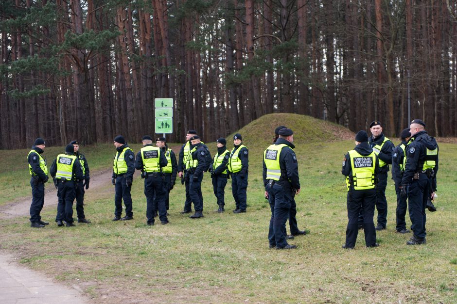 Galimai pagrobto vaiko paieška: apklausiami liudininkai, „šukuojama“ įvykio vieta